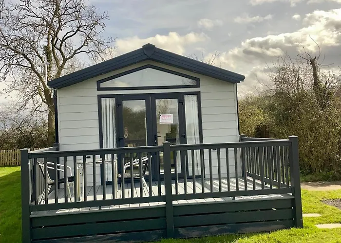 Modern Homely Chalet In Tuxford