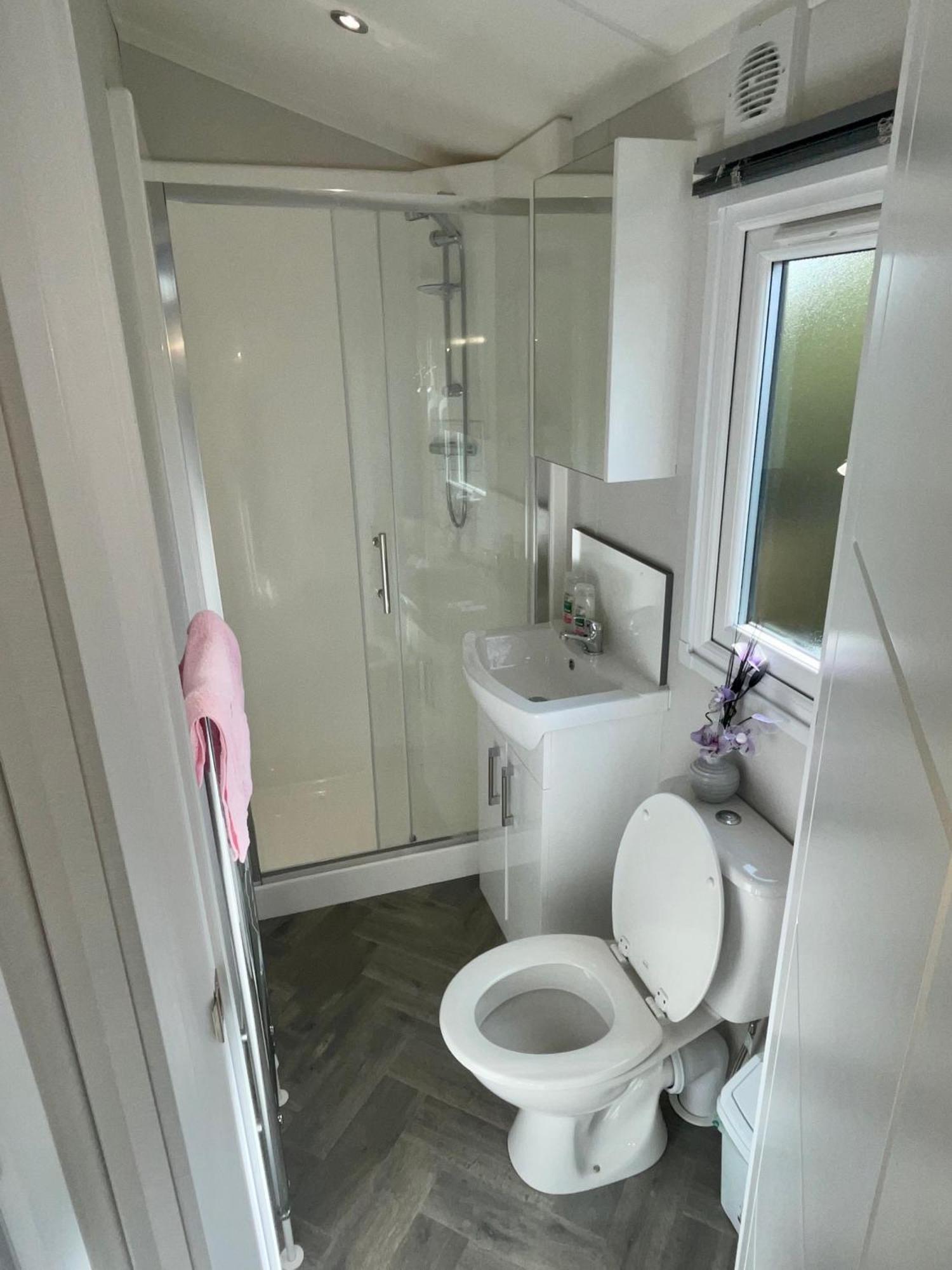 Modern Homely In Tuxford Chalet Askham (Nottinghamshire)